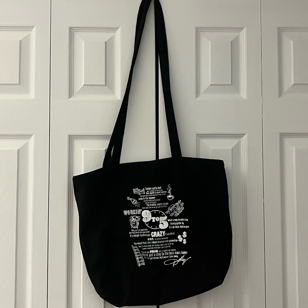 Dolly Parton- “9 to 5” Song Lyrics Tote Bag